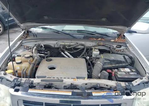 2009 Ford Escape Hybrid Limited z USA, uszkodzony, nr VIN 1FMCU49399KB18857